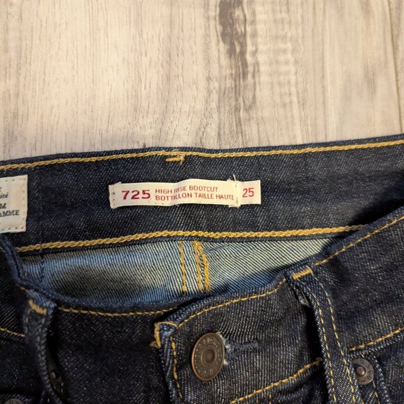 Premium Levi's 725 High Rise Bootcut - Picture 4 of 5